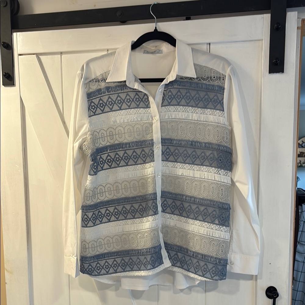 VLTS by Valentina Blue & White Patterned/fringe, button down Shirt size XL